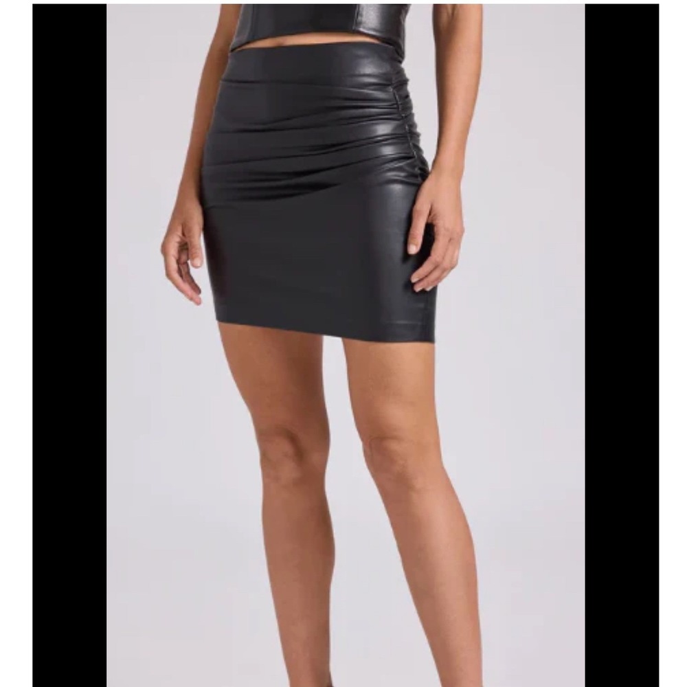 NWOT Generation Love Black Mila faux Leather Ruched Mini Skirt XS‎ (E)